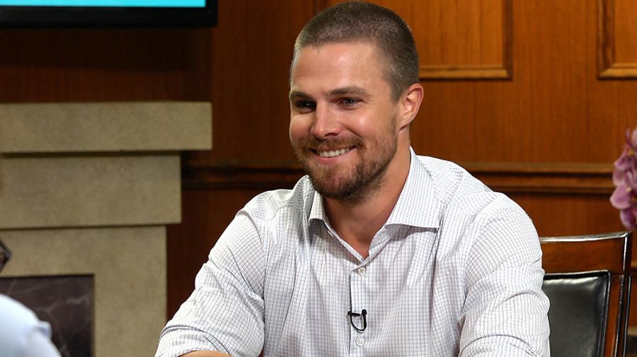 5925133-StephenAmell_ScreenGrabs_003-0